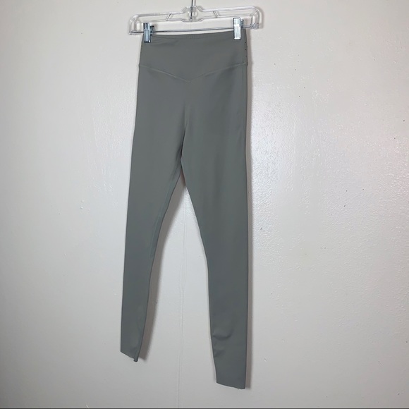 Varley olive green legging size extra extra small - Picture 2 of 10